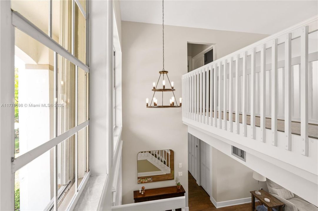 最近售出: $1,105,000 (4 贝兹, 4 浴室, 3233 平方英尺)