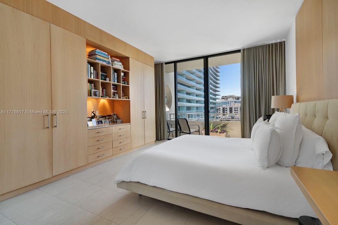 На продажу: $1,995,000 (2 спален, 2 ванн, 1735 Квадратных фут)