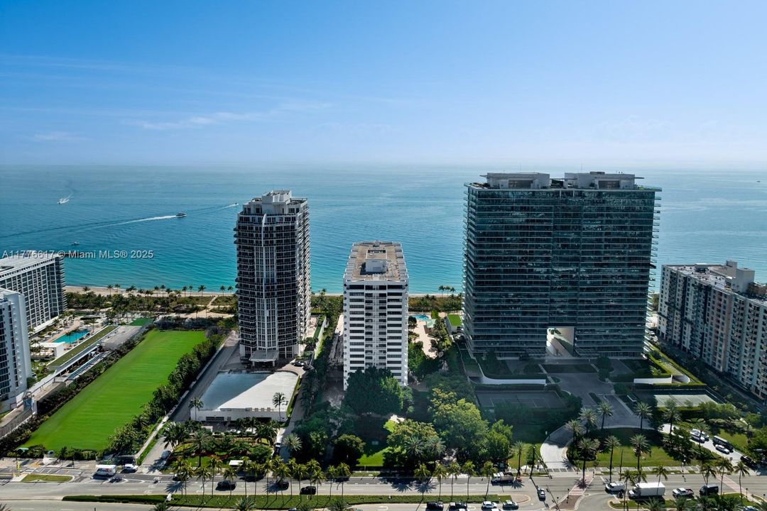 На продажу: $1,995,000 (2 спален, 2 ванн, 1735 Квадратных фут)