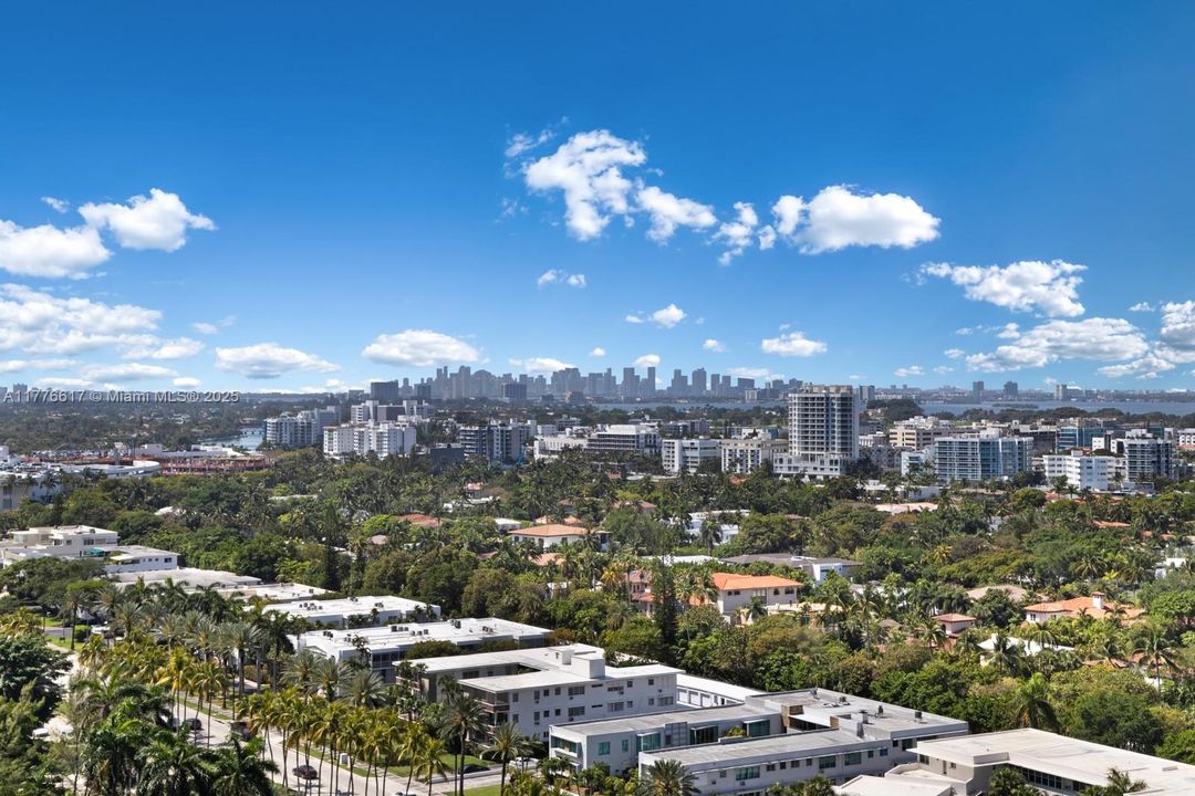 На продажу: $1,995,000 (2 спален, 2 ванн, 1735 Квадратных фут)