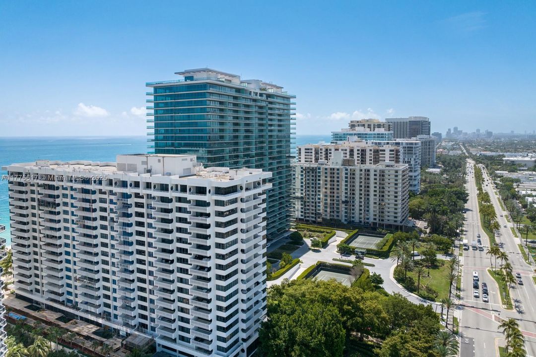 На продажу: $1,995,000 (2 спален, 2 ванн, 1735 Квадратных фут)