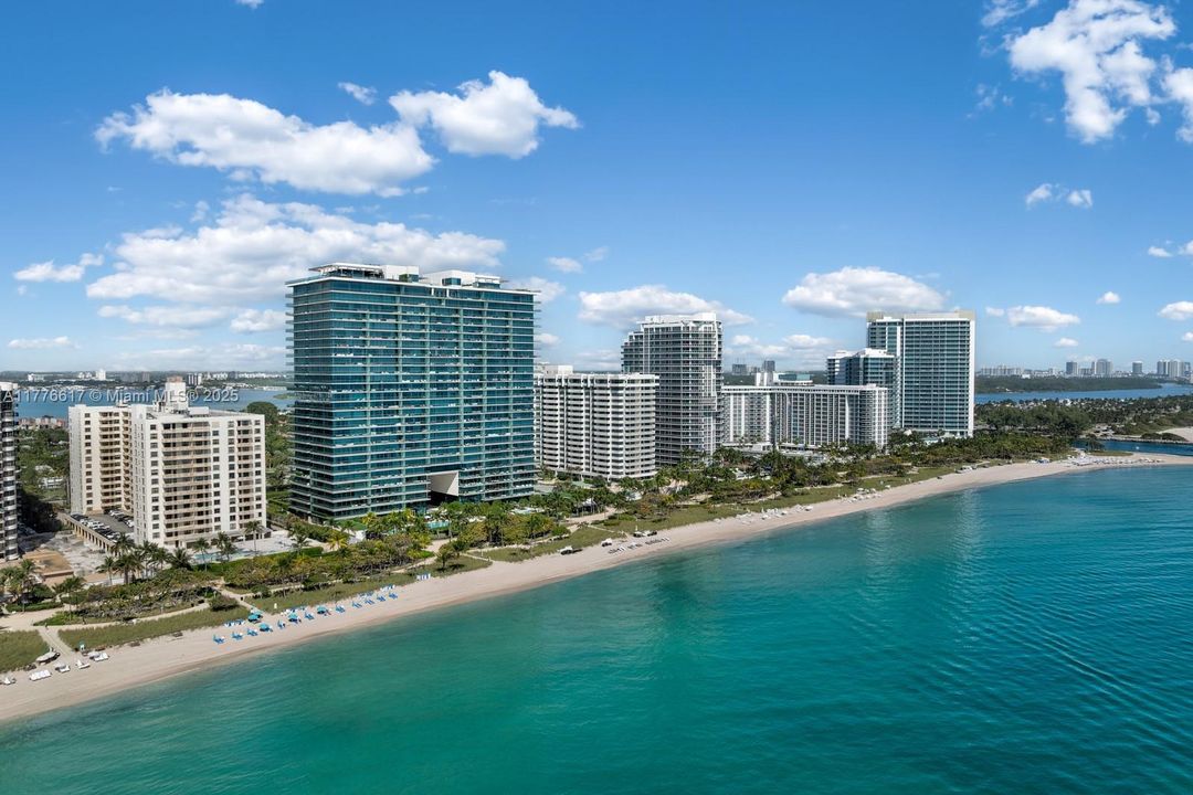 На продажу: $1,995,000 (2 спален, 2 ванн, 1735 Квадратных фут)