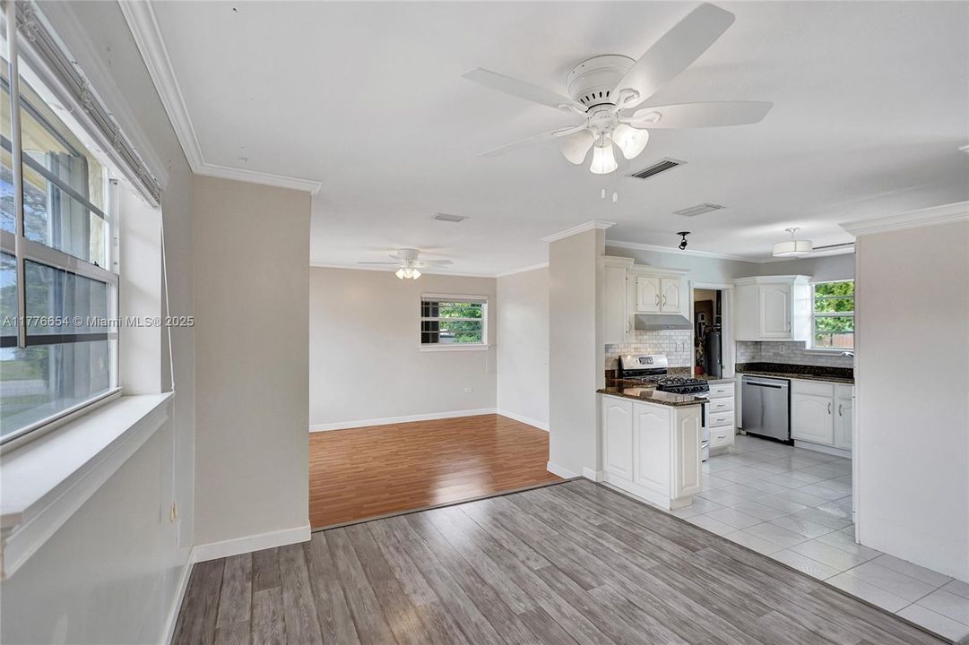 Vendido Recientemente: $650,000 (4 camas, 2 baños, 1690 Pies cuadrados)