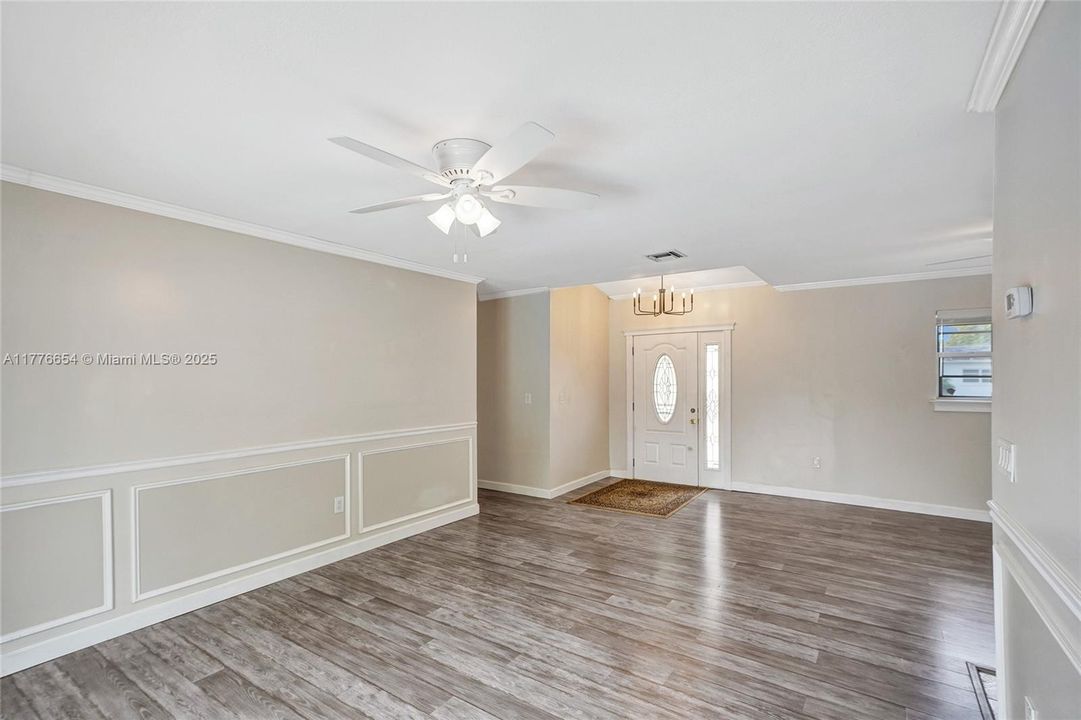 Vendido Recientemente: $650,000 (4 camas, 2 baños, 1690 Pies cuadrados)