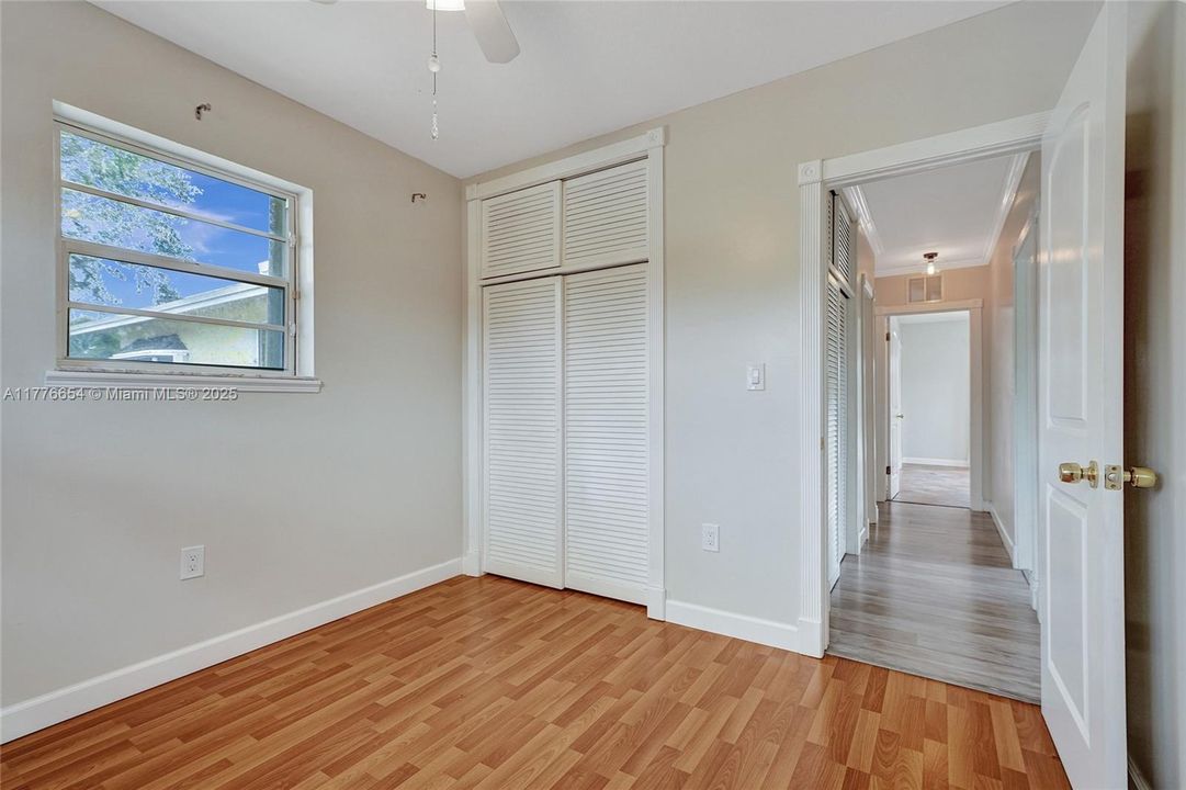 Vendido Recientemente: $650,000 (4 camas, 2 baños, 1690 Pies cuadrados)