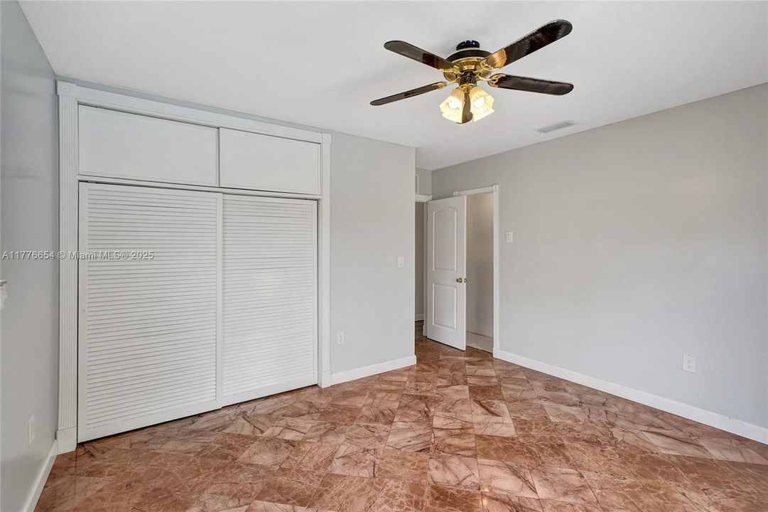 Vendido Recientemente: $650,000 (4 camas, 2 baños, 1690 Pies cuadrados)