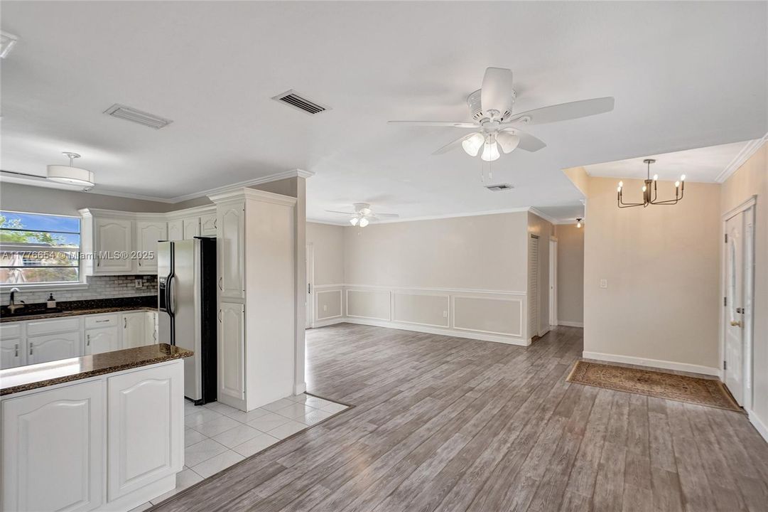 Vendido Recientemente: $650,000 (4 camas, 2 baños, 1690 Pies cuadrados)