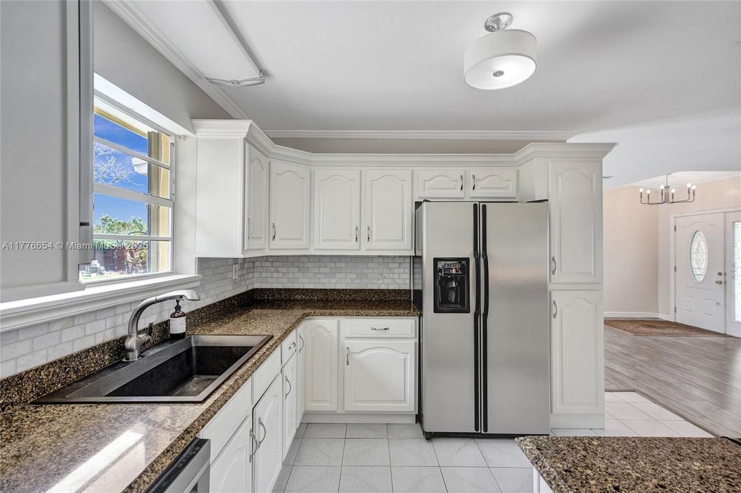 Vendido Recientemente: $650,000 (4 camas, 2 baños, 1690 Pies cuadrados)