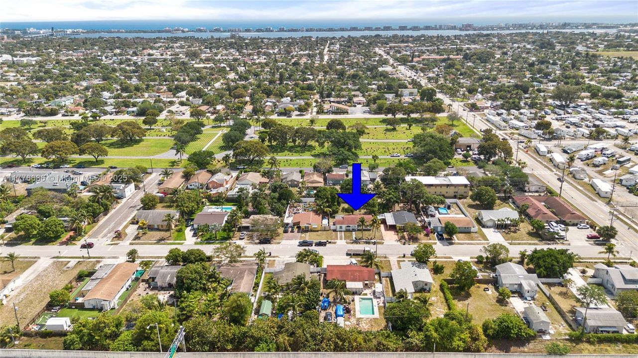 Недавно продано: $425,000 (4 спален, 2 ванн, 1317 Квадратных фут)