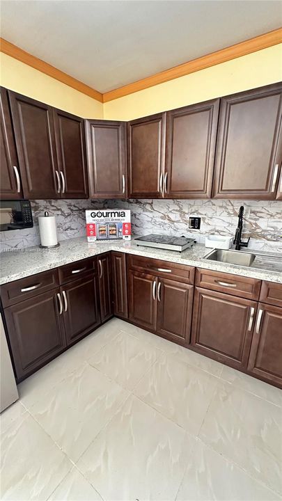 Recently Rented: $1,300 (1 beds, 1 baths, 2626 Square Feet)