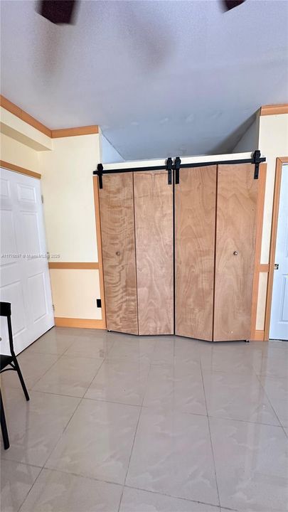 Recently Rented: $1,300 (1 beds, 1 baths, 2626 Square Feet)