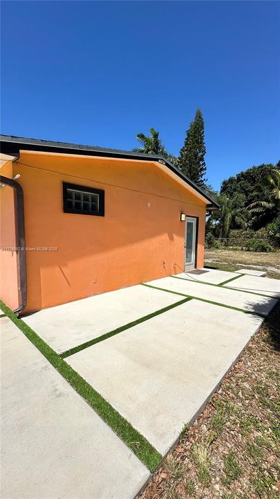 Recently Rented: $1,300 (1 beds, 1 baths, 2626 Square Feet)