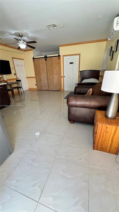 Recently Rented: $1,300 (1 beds, 1 baths, 2626 Square Feet)