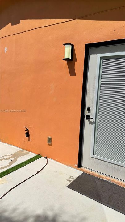 Recently Rented: $1,300 (1 beds, 1 baths, 2626 Square Feet)