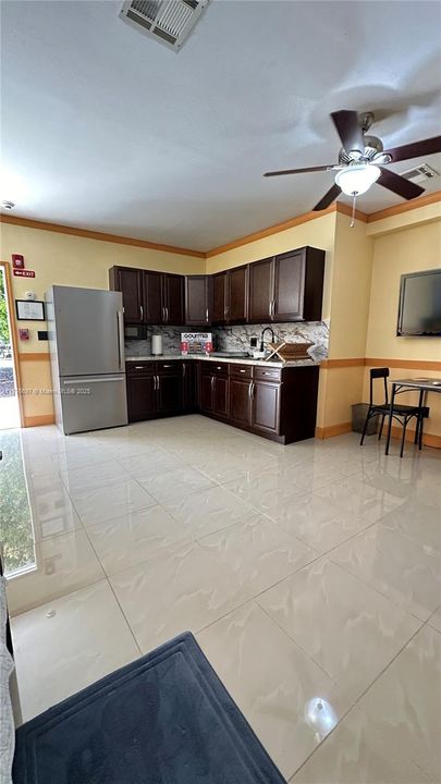 Recently Rented: $1,300 (1 beds, 1 baths, 2626 Square Feet)