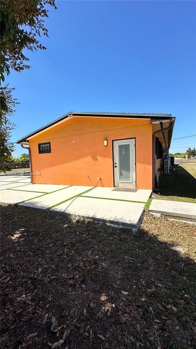 Recently Rented: $1,300 (1 beds, 1 baths, 2626 Square Feet)