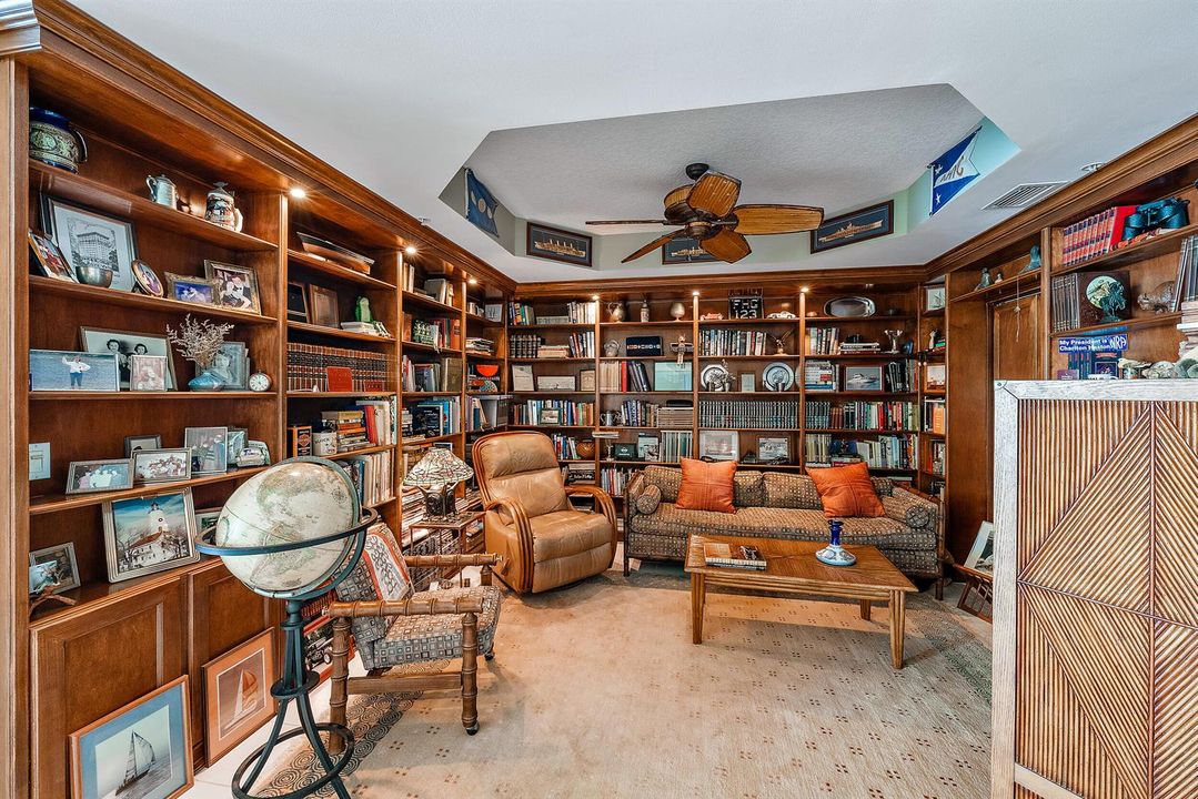 Den/3rd Bedroom