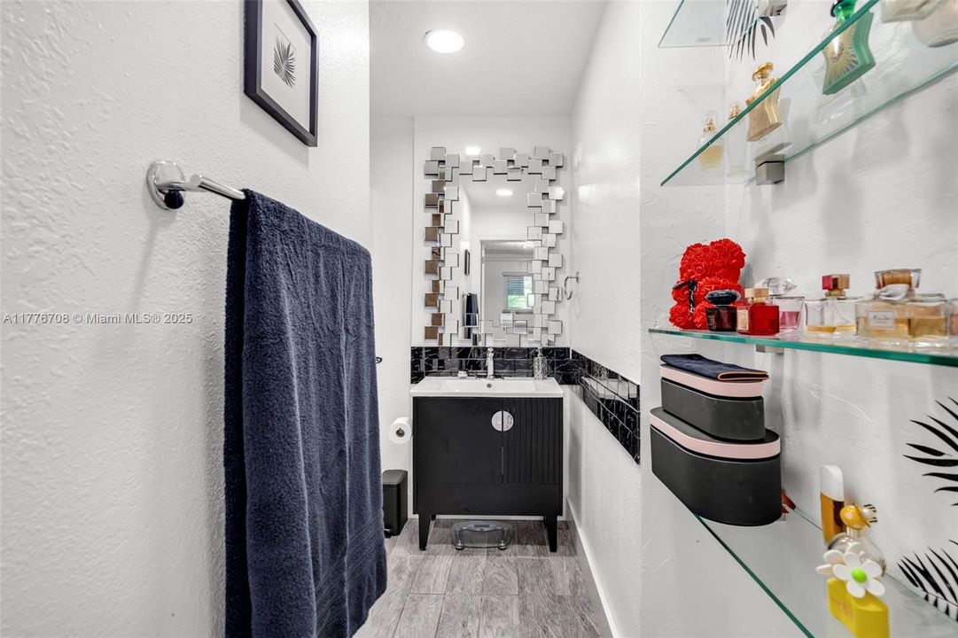 Recently Sold: $810,000 (4 beds, 2 baths, 2030 Square Feet)