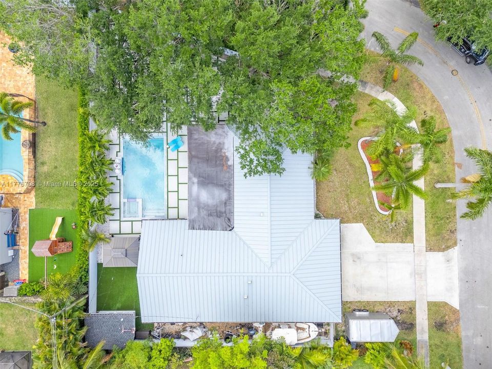 Recently Sold: $810,000 (4 beds, 2 baths, 2030 Square Feet)