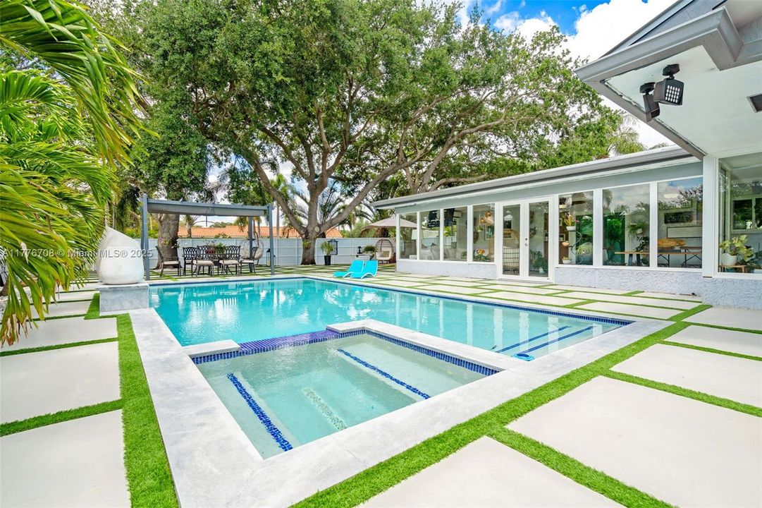 Recently Sold: $810,000 (4 beds, 2 baths, 2030 Square Feet)