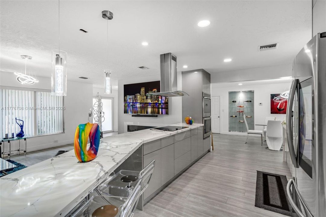 Recently Sold: $810,000 (4 beds, 2 baths, 2030 Square Feet)