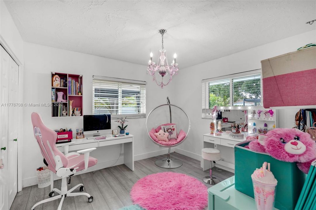 Recently Sold: $810,000 (4 beds, 2 baths, 2030 Square Feet)