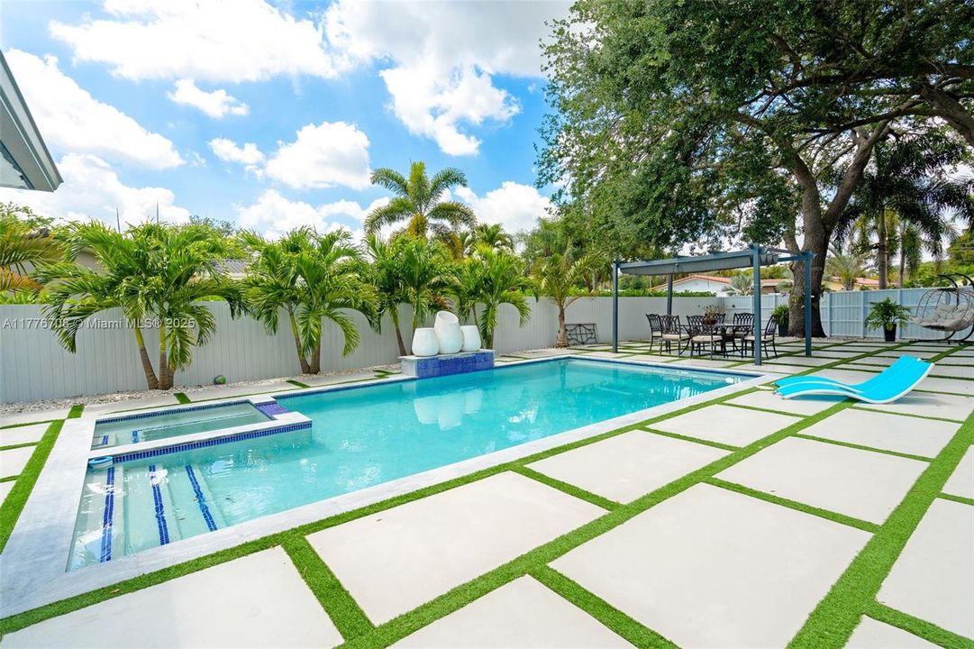 Recently Sold: $810,000 (4 beds, 2 baths, 2030 Square Feet)