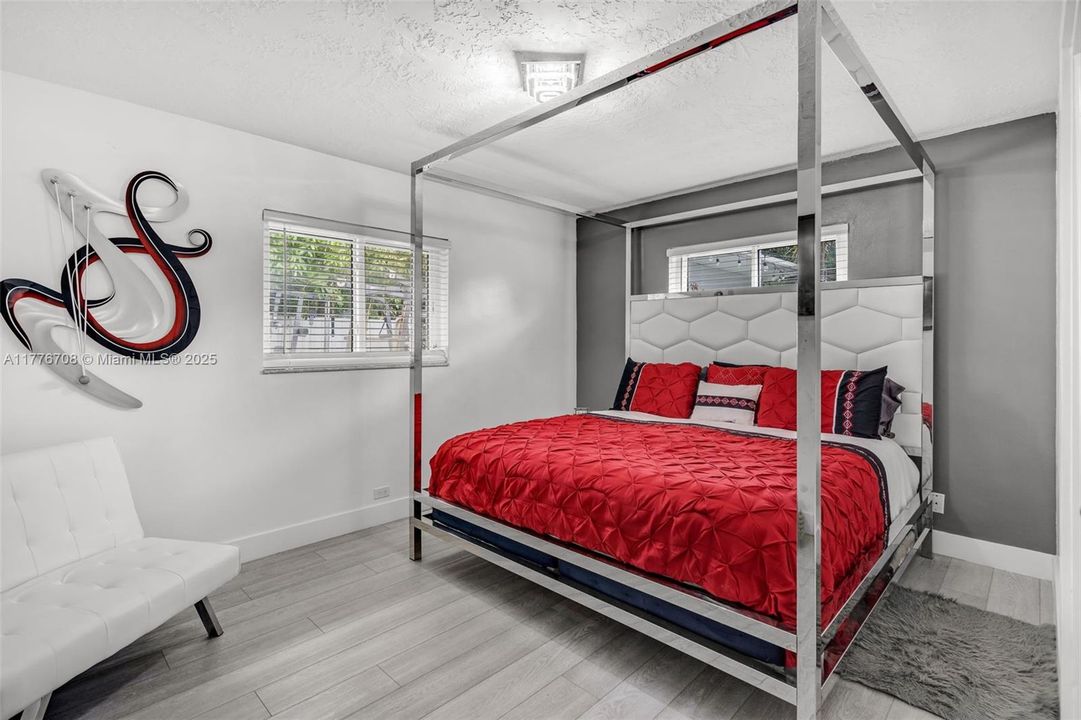 Recently Sold: $810,000 (4 beds, 2 baths, 2030 Square Feet)