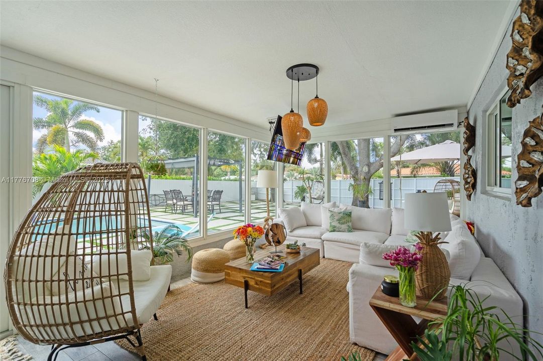 Recently Sold: $810,000 (4 beds, 2 baths, 2030 Square Feet)