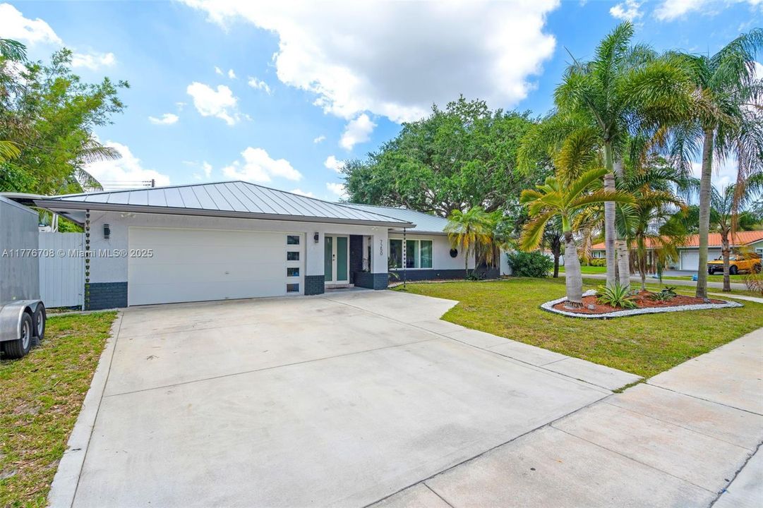 Recently Sold: $810,000 (4 beds, 2 baths, 2030 Square Feet)