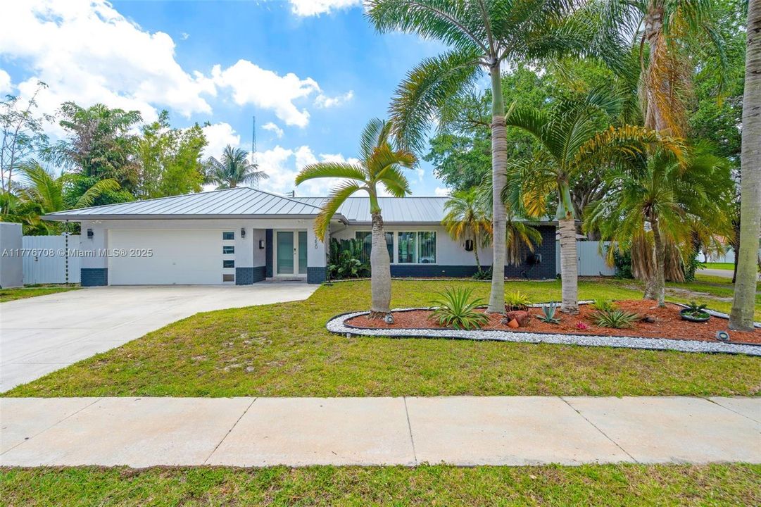 Recently Sold: $810,000 (4 beds, 2 baths, 2030 Square Feet)
