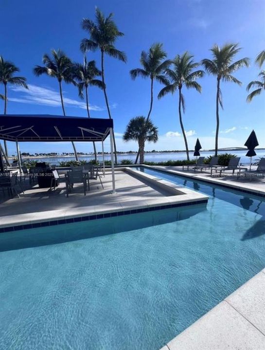 待售: $640,000 (2 贝兹, 2 浴室, 1100 平方英尺)