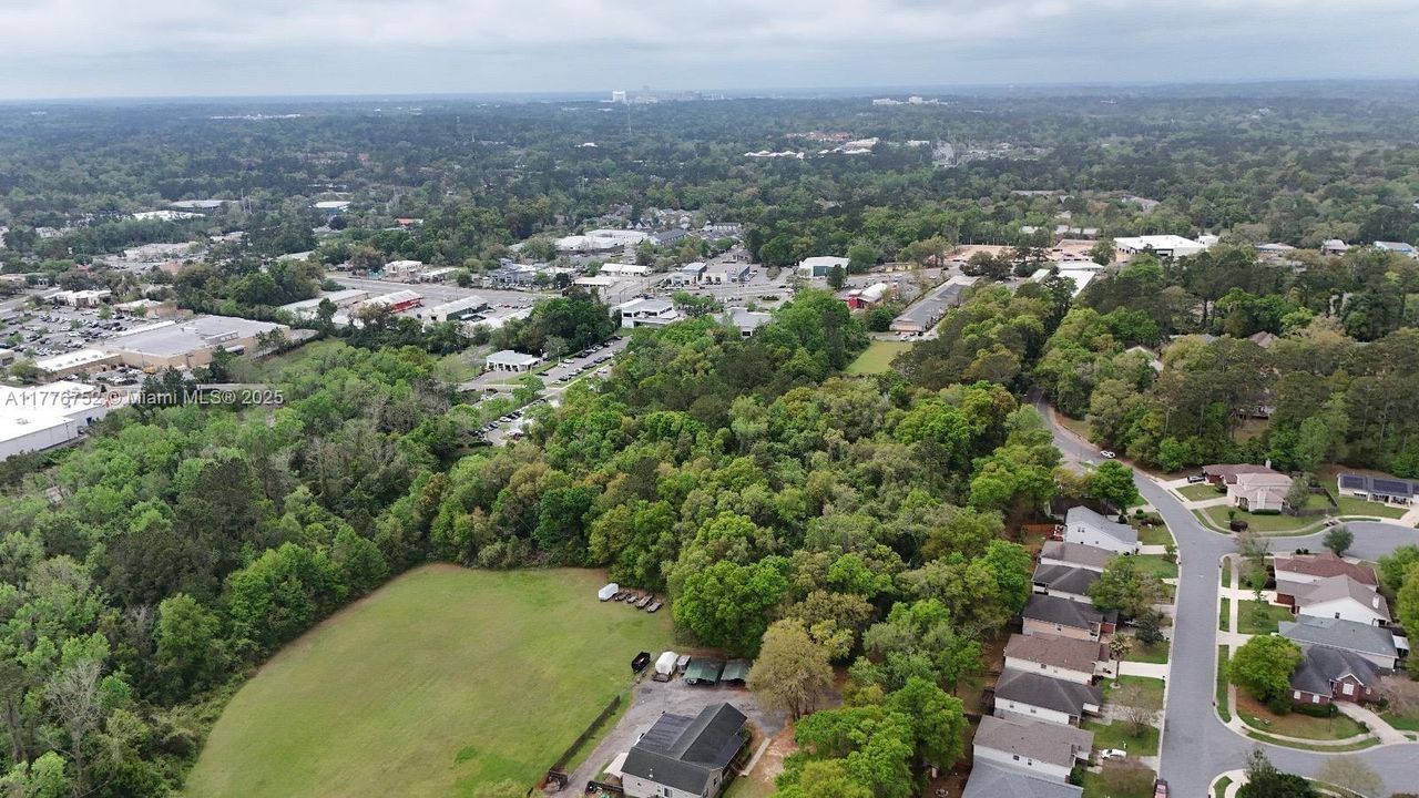 待售: $767,000 (5.00 acres)