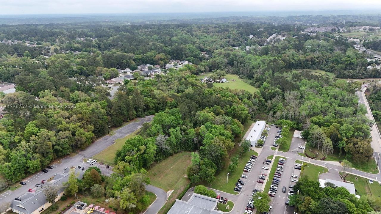 待售: $767,000 (5.00 acres)