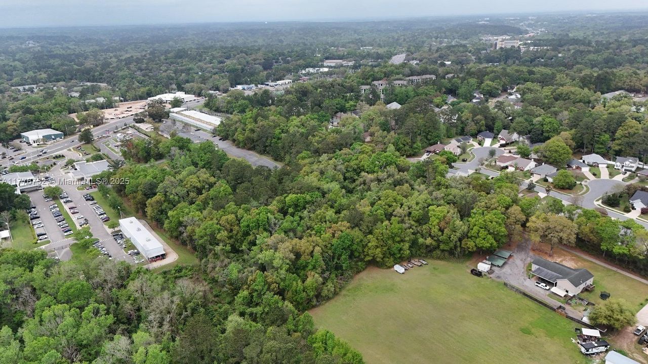 待售: $767,000 (5.00 acres)