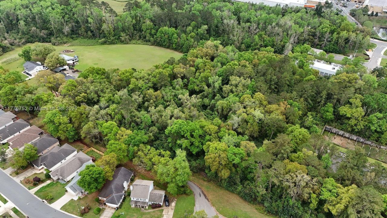待售: $767,000 (5.00 acres)