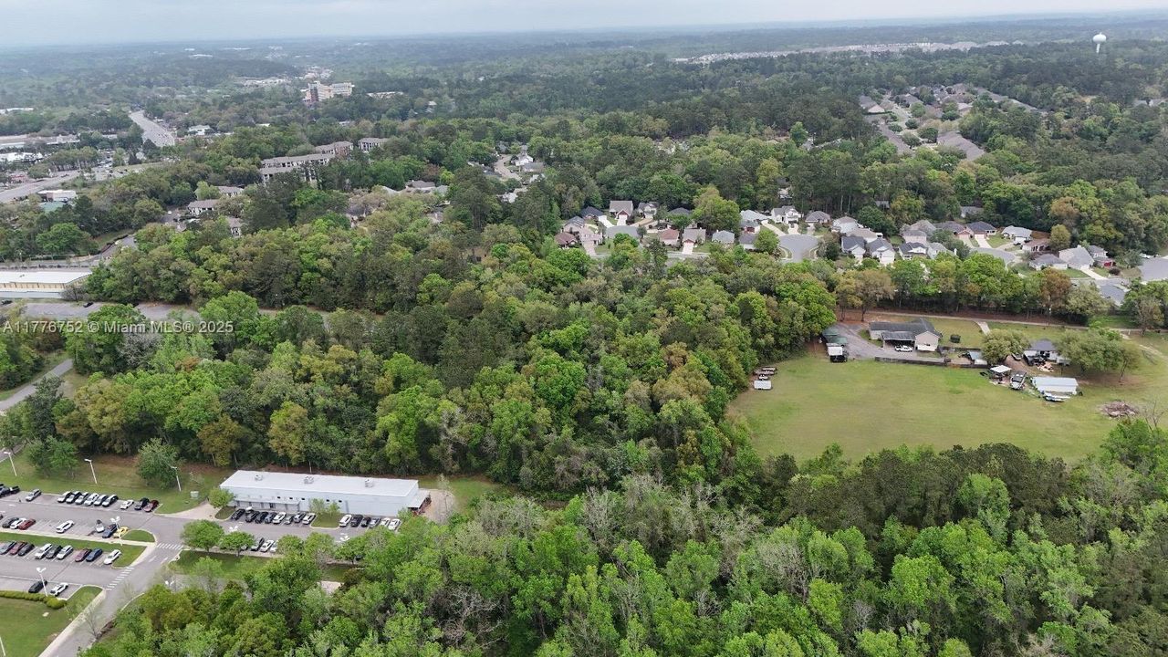 待售: $767,000 (5.00 acres)