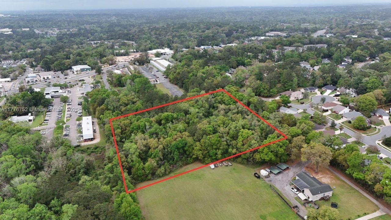 待售: $767,000 (5.00 acres)
