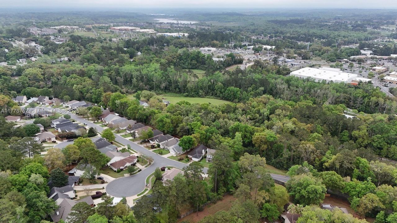 待售: $767,000 (5.00 acres)