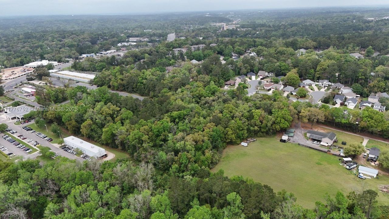待售: $767,000 (5.00 acres)