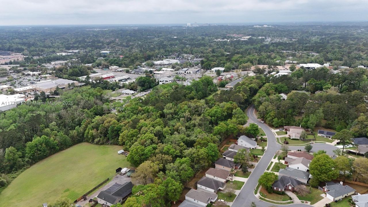 待售: $767,000 (5.00 acres)