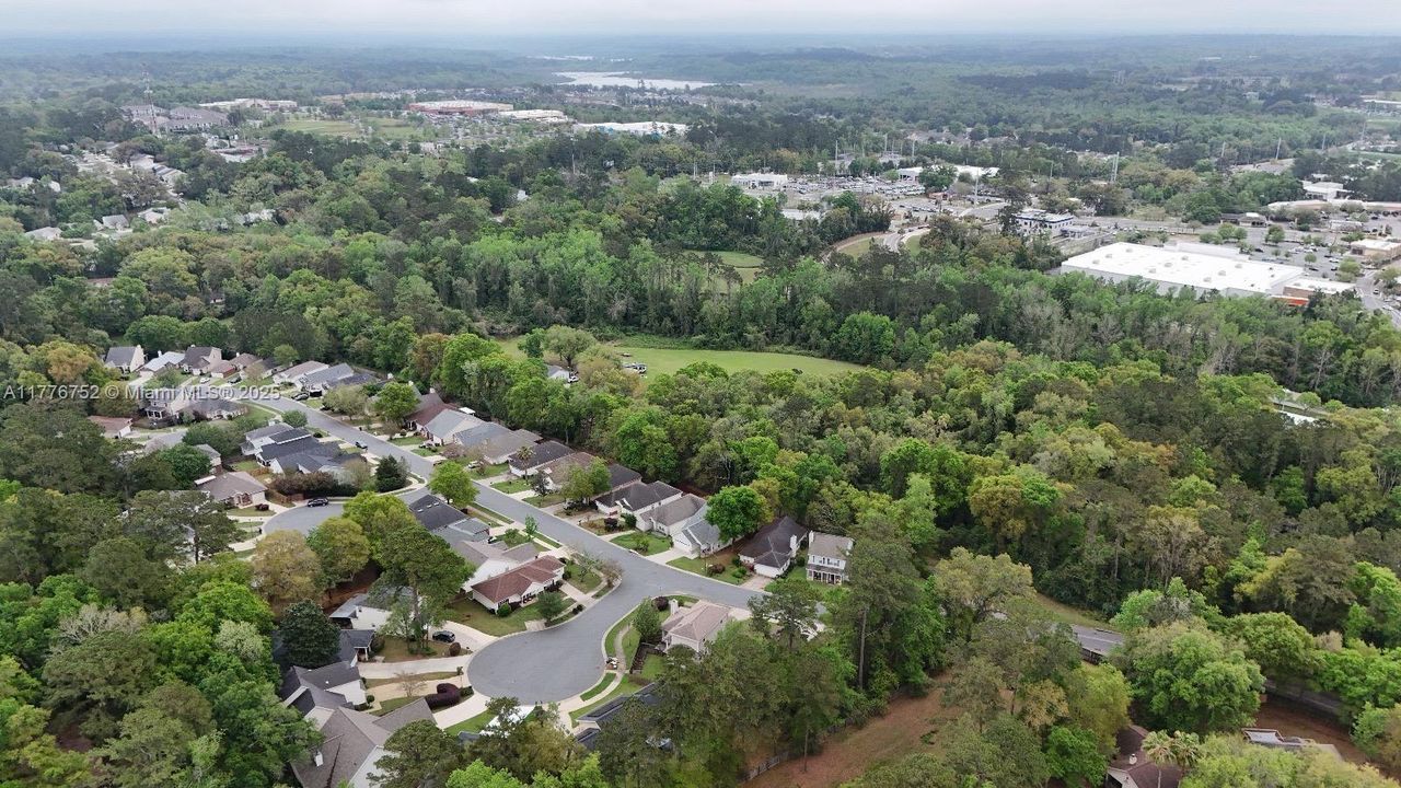待售: $767,000 (5.00 acres)