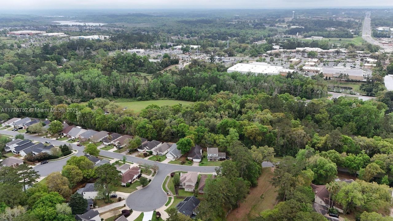 待售: $767,000 (5.00 acres)