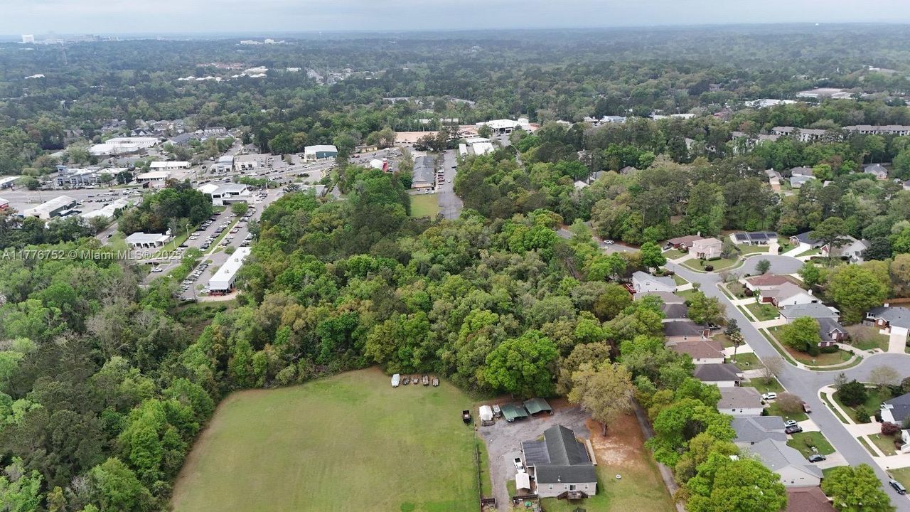 待售: $767,000 (5.00 acres)