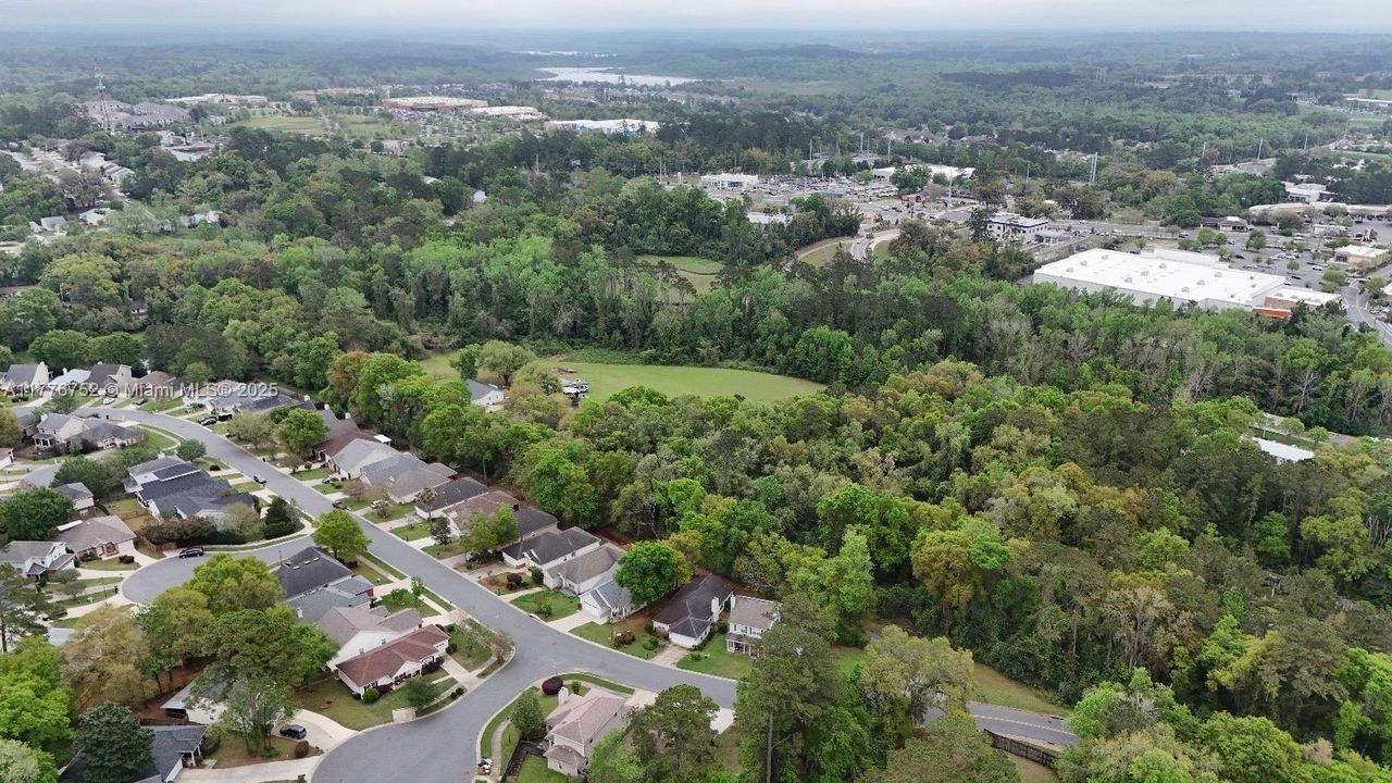 待售: $767,000 (5.00 acres)