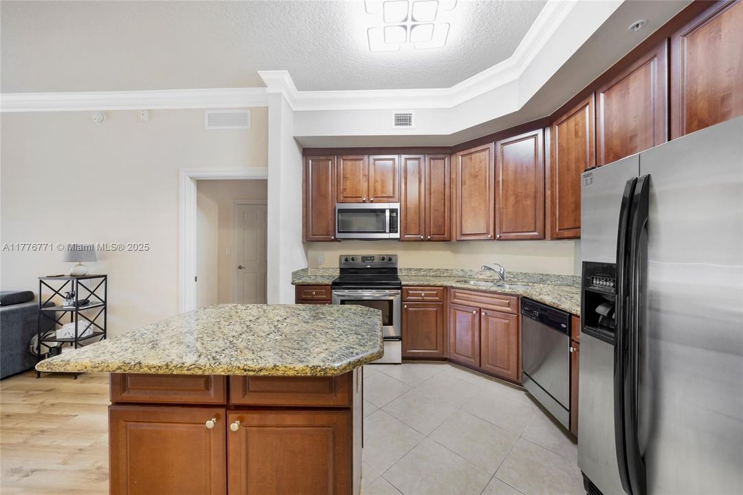 For Sale: $499,000 (2 beds, 2 baths, 1167 Square Feet)