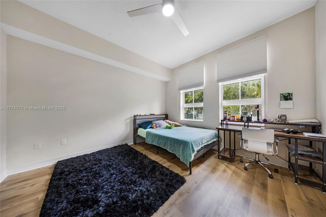 For Sale: $499,000 (2 beds, 2 baths, 1167 Square Feet)