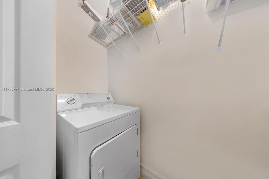 For Sale: $499,000 (2 beds, 2 baths, 1167 Square Feet)