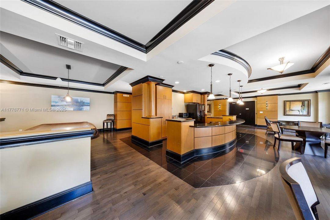 For Sale: $499,000 (2 beds, 2 baths, 1167 Square Feet)