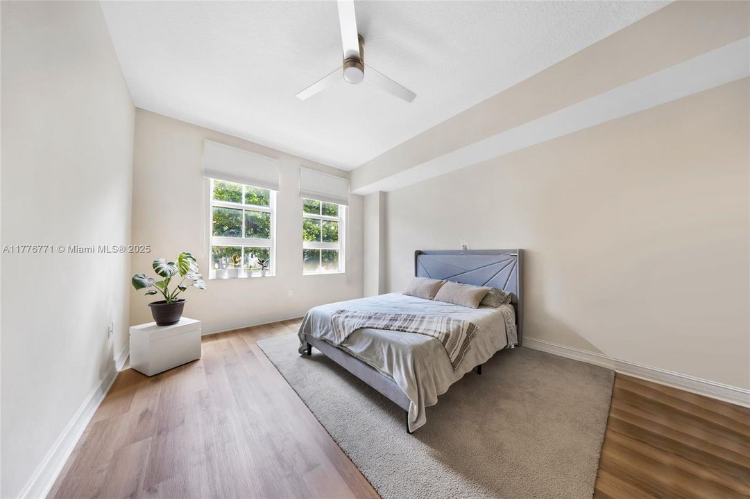 For Sale: $499,000 (2 beds, 2 baths, 1167 Square Feet)